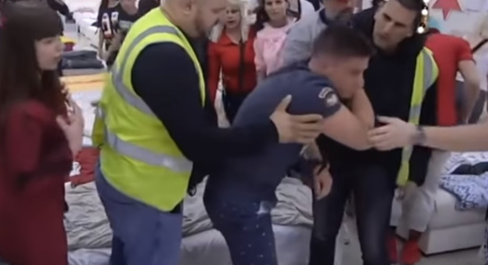 David se vratio u Zadrugu! Evo kako izgleda nakon što mu je Miljana RASCOPALA GLAVU!