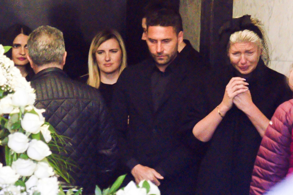 Jelena satima ležala pored mrtve majke, a onda je okupala, obukla i našminkala!