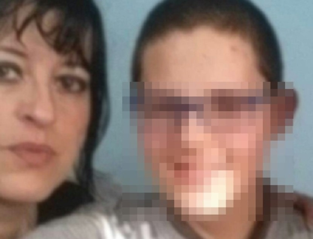 Dečaka (13) pretukli pred bolesnom sestrom, majka Dejana otkrila da zbog zlostavljanja MUCA! Ono što godinama trpi...