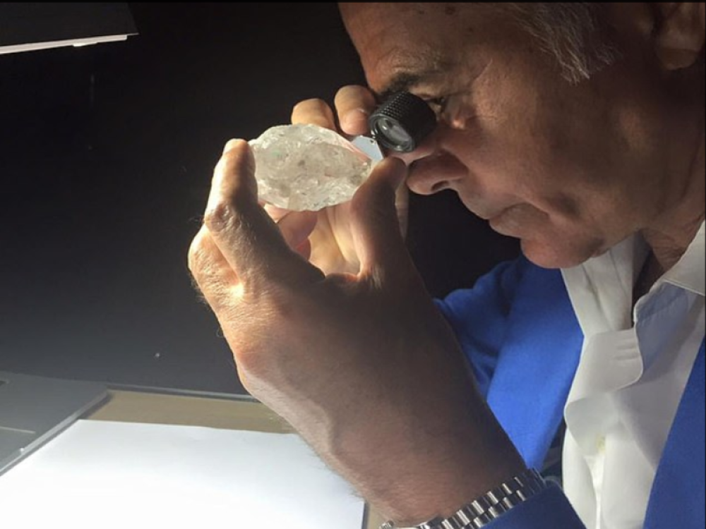 Milijarder koji je prodao najveći dijamant umro tokom operacije na BIZARAN NAČIN! Sve je pošlo po zlu!