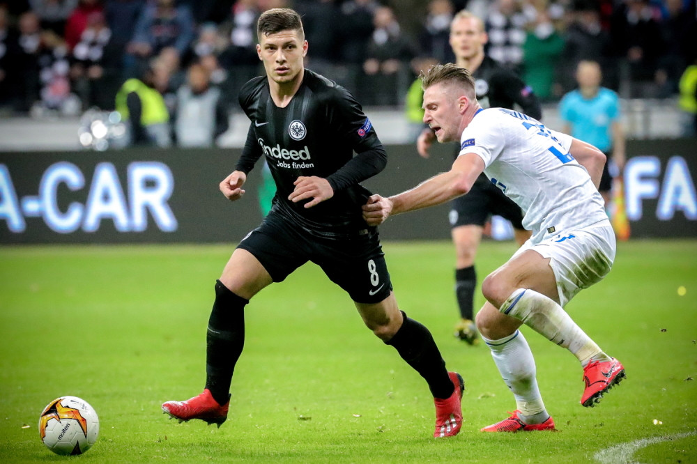 Luki Joviću je samo Zvezda u glavi! Ovim potezom je ZAPALIO INTERNET! Bundes liga tako nešto odavno nije videla! (FOTO)