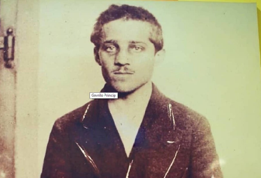 Skandal u osnovnoj školi u Beogradu, otac ogorčen: Naterao ih je da obrišu slike! Zašto nije zvao roditelje?!