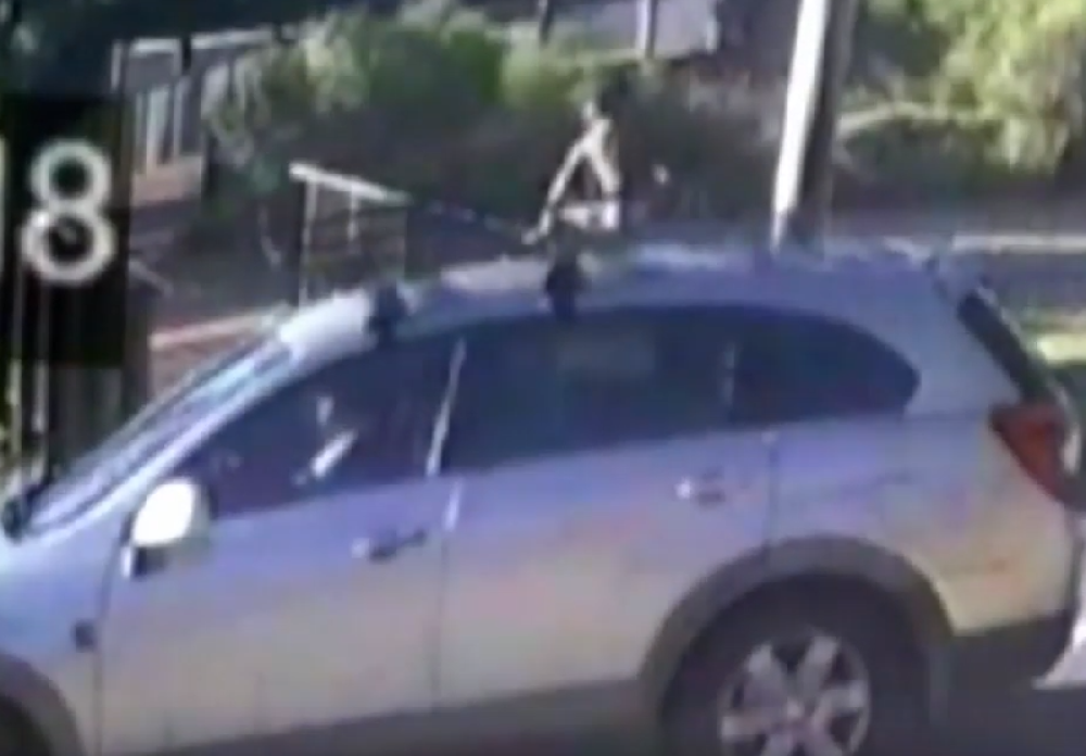 Osamnaest minuta vozila sina (4) NA AUTU, dete bilo samo u gaćicama! Na sudu se potpuno slomila