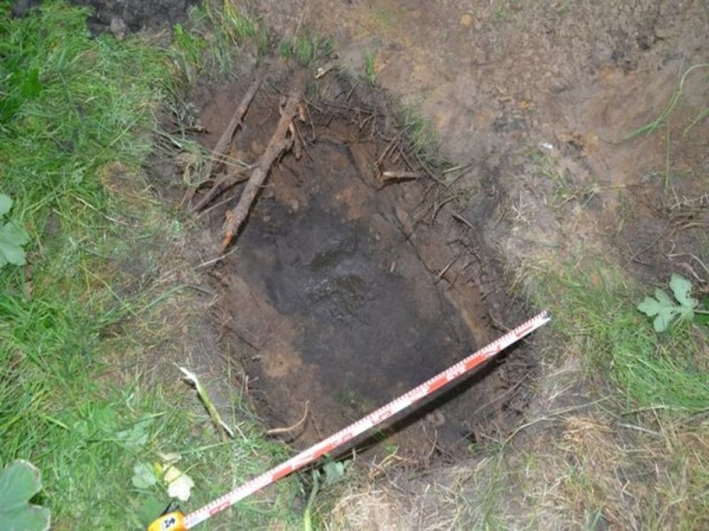 Slikao selfi sa šefom i njegovom devojkom, a onda je pronađen u plitkom grobu sa teškim oštećenjem mozga, tajne su počele da izlaze na površinu!