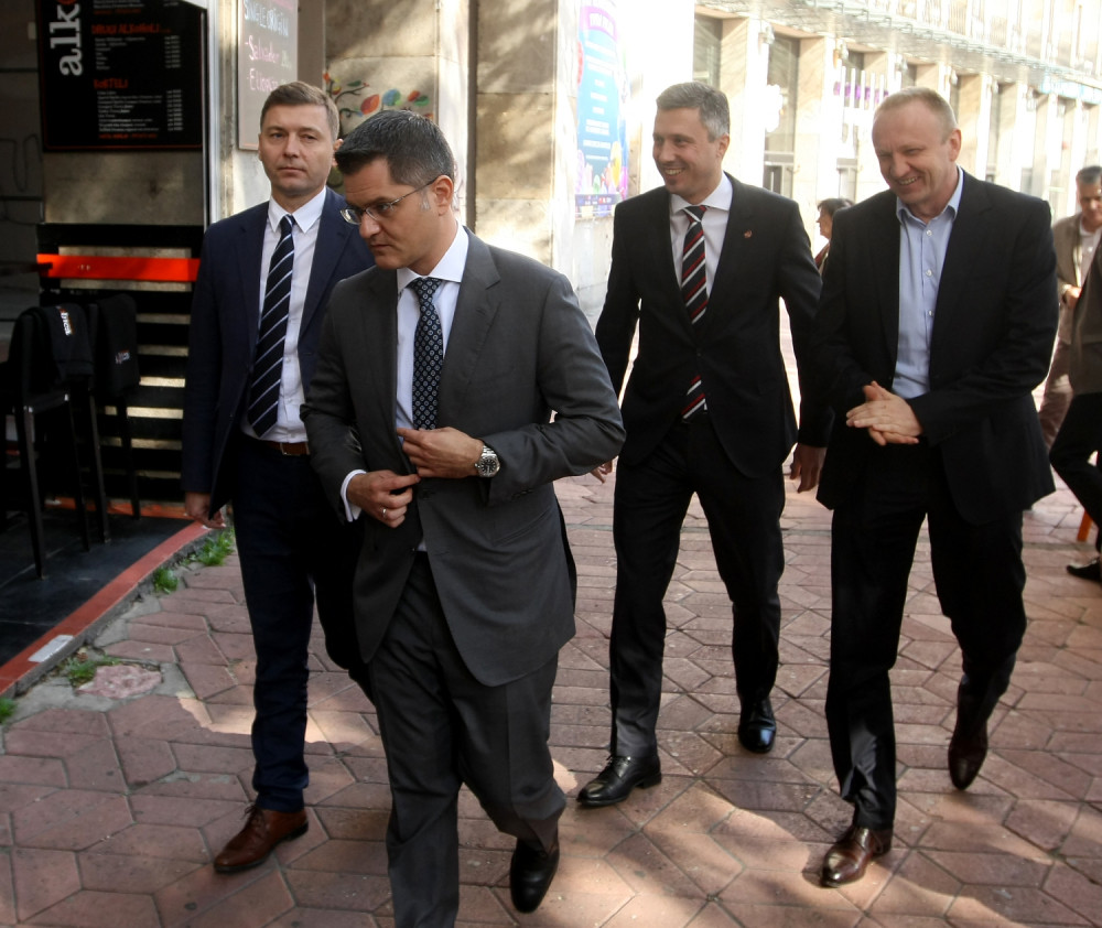 Đilas naredio Jeremiću i Lutovcu: Pljujte po Bošku, sve loše svalite na njega