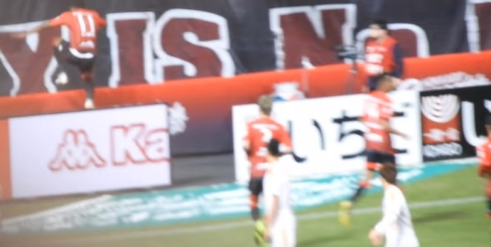 Brazilac upao u trans posle gola i napravio NAJVEĆU GLUPOST! Digao i lekare na noge (VIDEO)