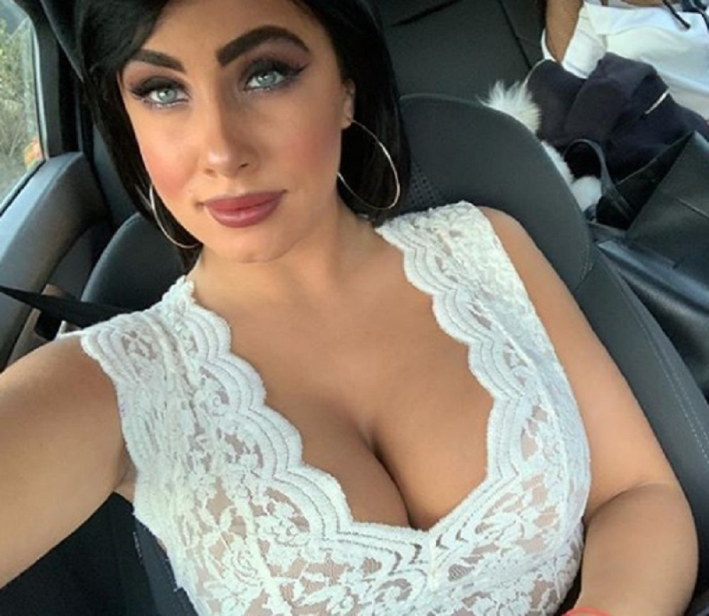 Aleksandra otkriva koliko je Peca GRUB u SE*SU!! Evo šta joj sve radi u krevetu! (FOTO)