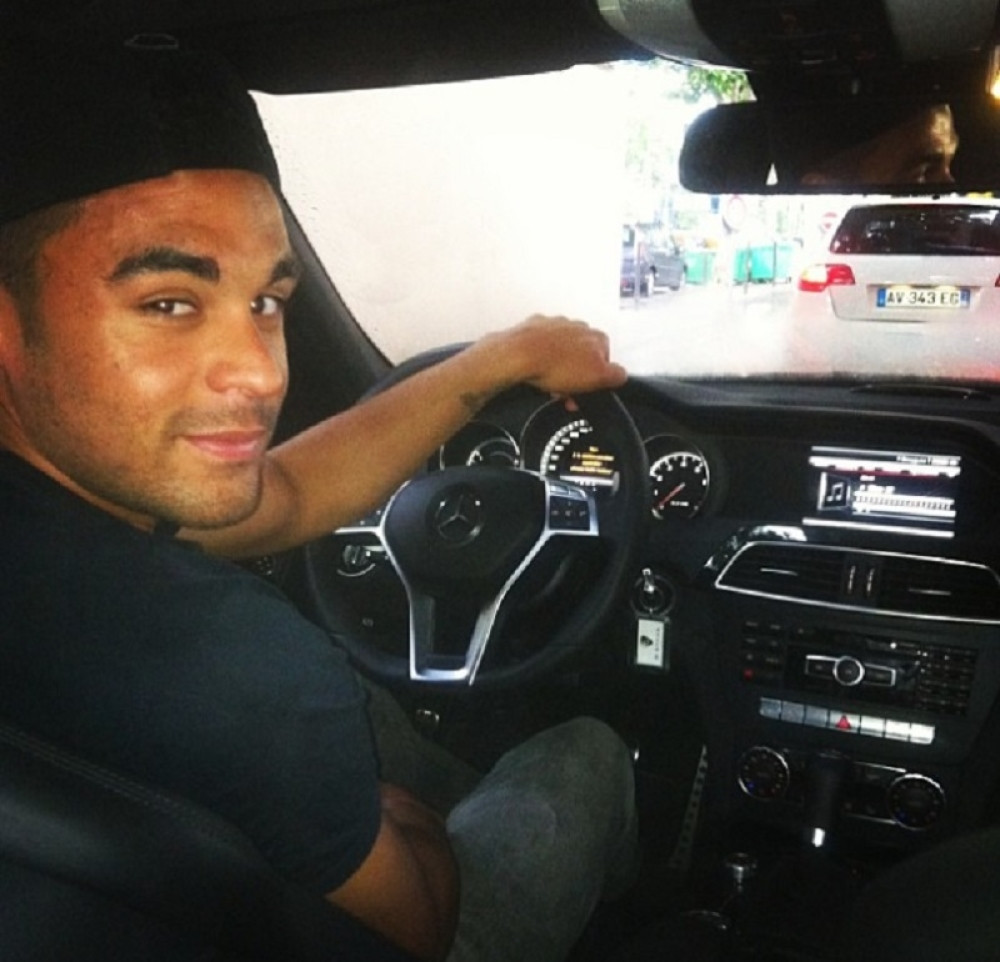 Fudbaler bežao od policije pa slupao auto!