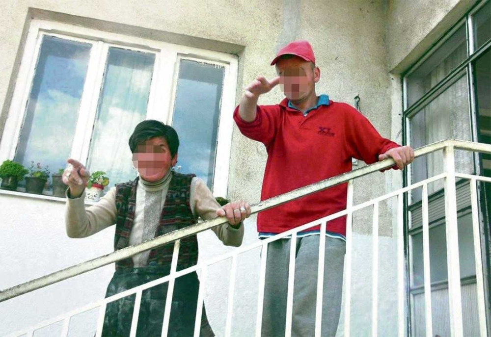 Siluju, kolju, deru... Komšije ispričale kakvih su se sve boleština tokom godina nagledali!