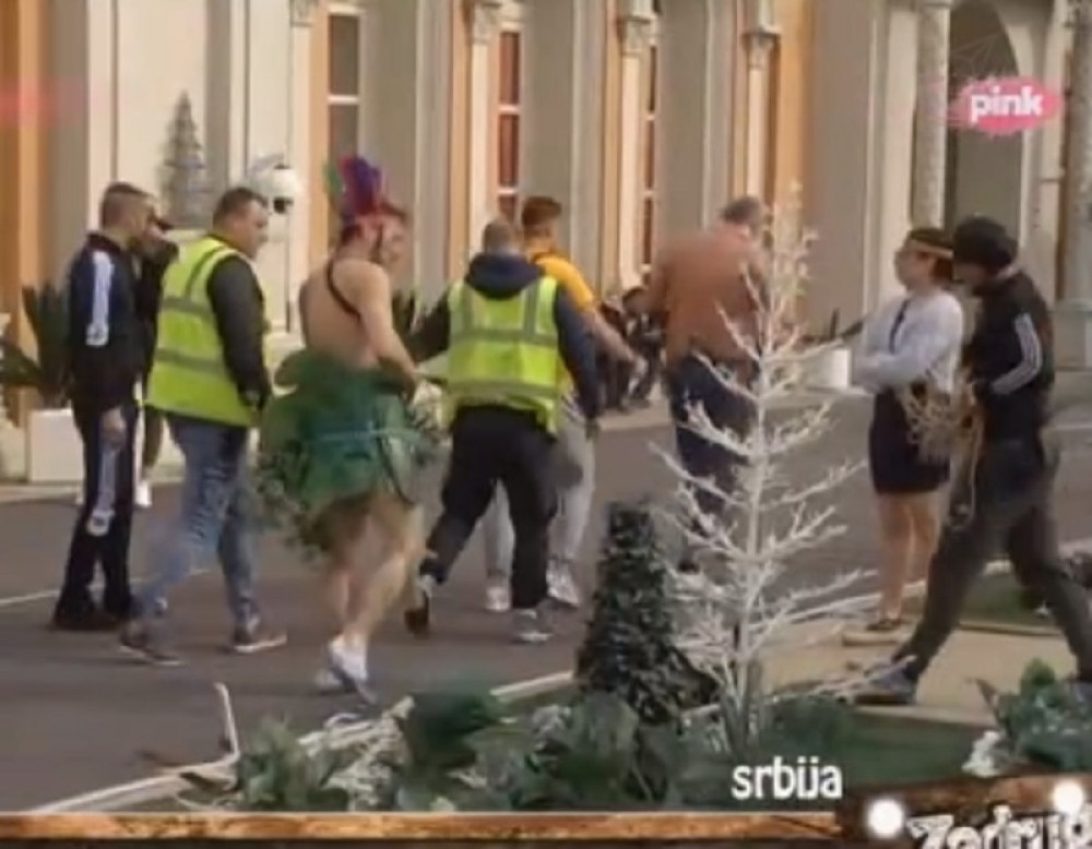 Zadrugarka POBESNELA, počela da lomi po Zadruzi, a Miki opet napravio HAOS! (VIDEO)