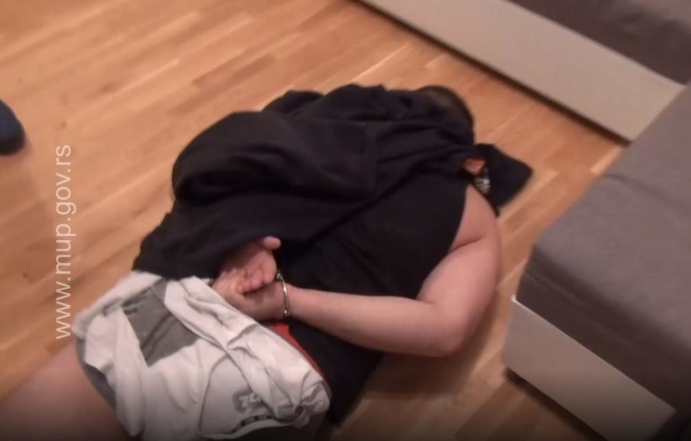 Dilovali sve vrste droga po beogradskim klubovima, prevozili je vozilima AUTO ŠKOLE: Teško je, para ni od kuda!