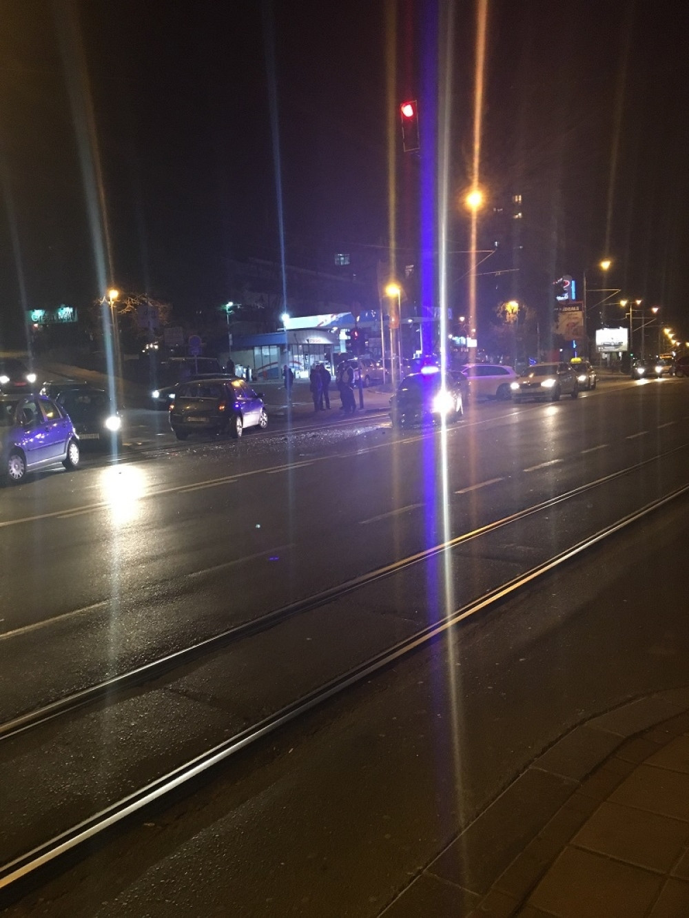 Izrešetali ga sa šest metaka pred kućom, pa ga pregazili kolima, vrisci na ulici!