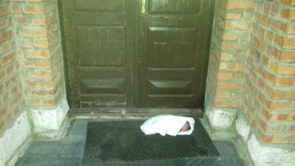 Sećate se bebe koja je ostavljena ispred crkve? Jovanova priča uskoro će imati SREĆAN KRAJ!