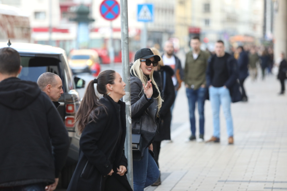 Trampova ćerka ušla u Hram Svetog Save, a onda ugledala Putinov mozaik! Sveštenici u neverici!