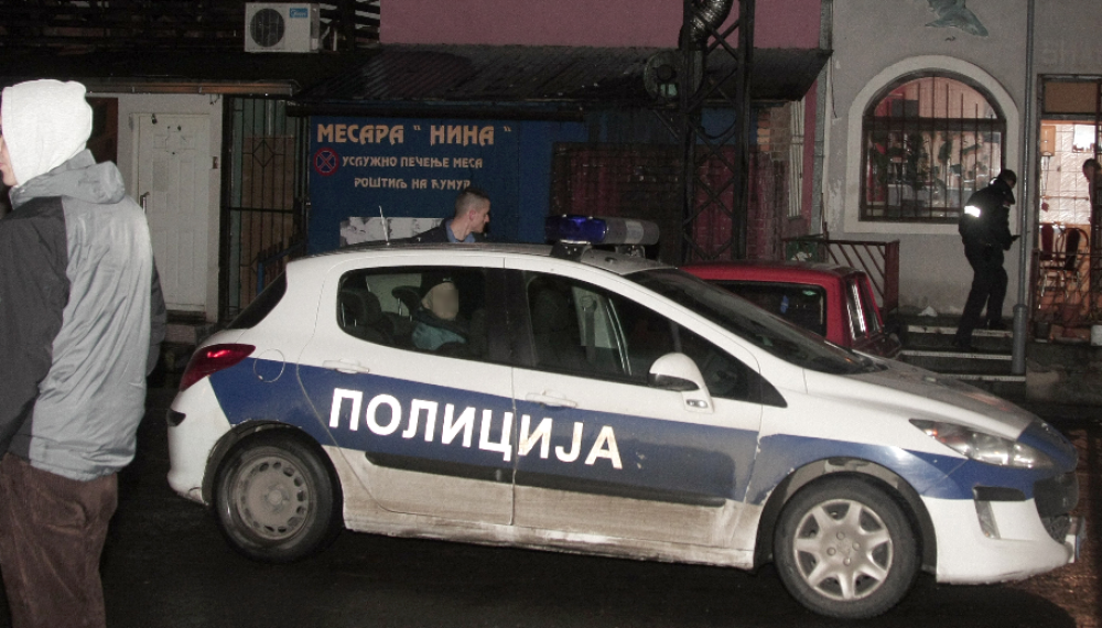 Podigli su automobil da ga servisiraju, a onda su počeli da se tresu od straha