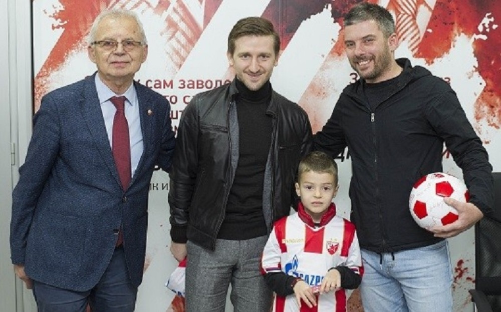 Marko Marin ulepšao dan mališanu i uručio mu 15.000. člansku kartu uz vredne poklone!
