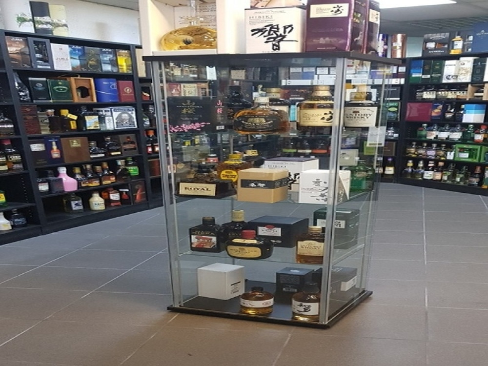 Beograđanin u centru grada napravio džinovski SIVI MAGACIN, dovlačio robu sa svih strana, pola se pokvarilo! (FOTO)