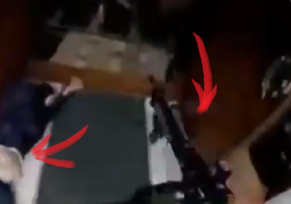 Snimak terorističkog napada postavljen na internet! Napadač ubija iz neposredne blizine (UZNEMIRUJUĆE)