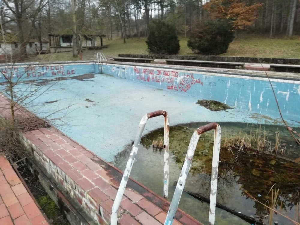 Ovo je bila jedna od najlepših beogradskih banja, a onda se nje dočepao Đilasov saradnik, gosti više ne dolaze! (FOTO)