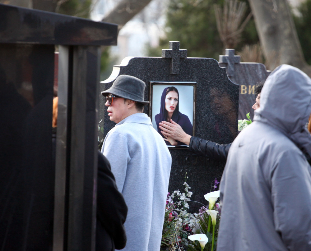 Oskrnavljen grob Ksenije Pajčin! Od njenog spomenika ostalo samo OVO!