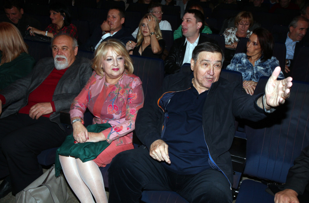 Muž Slavice Đukić Dejanović kolima udario dete (7): U šoku smo! Kontaktiramo sa lekarima i roditeljima! Više čitajte u Alo!