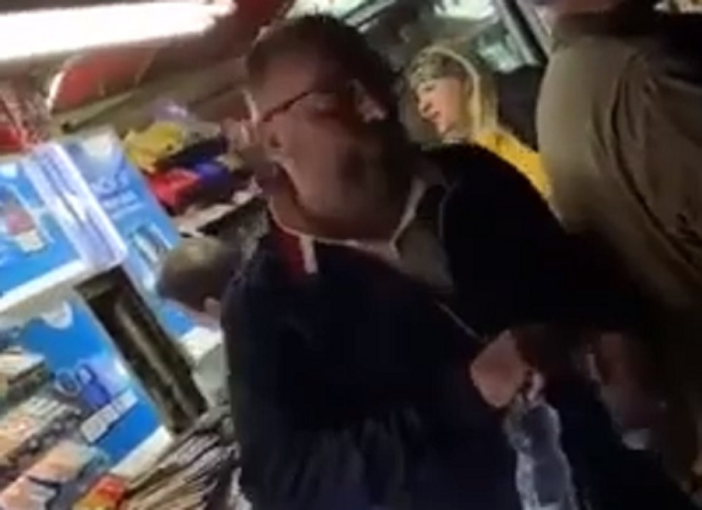 Cvetković sa Đilasom prvo nasrtao na policajce i zaposlene na RTS-u, a onda dokazao da nema ni zrno ljudskosti!