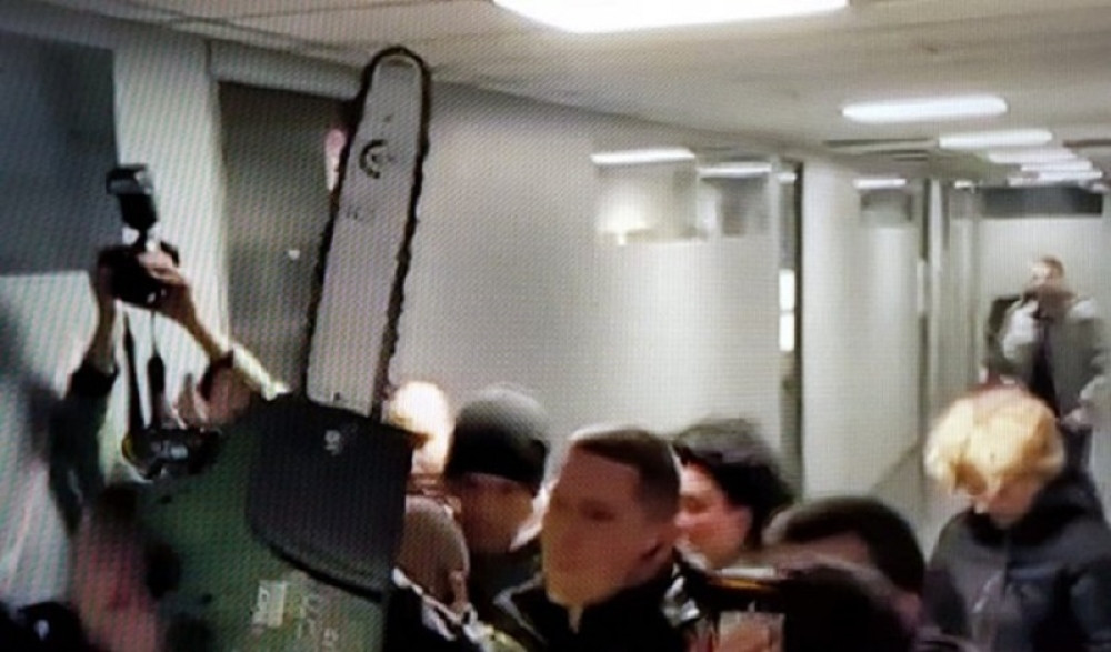 Huligani neće u zatvor! Brane se sa slobode