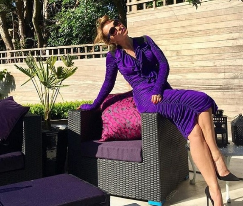 Vera je mama NAJSKANDALOZNIJE PEVAČICE! Njenu ćerku optužuju da ZAVODI OŽENJENE TIPOVE, a evo čime se njena majka bavi