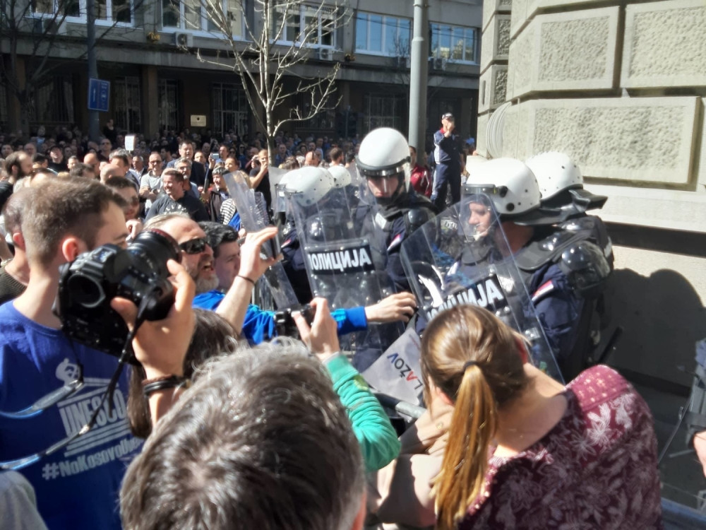 Oglasila se Rusija povodom nasilja opozicije u Beogradu!