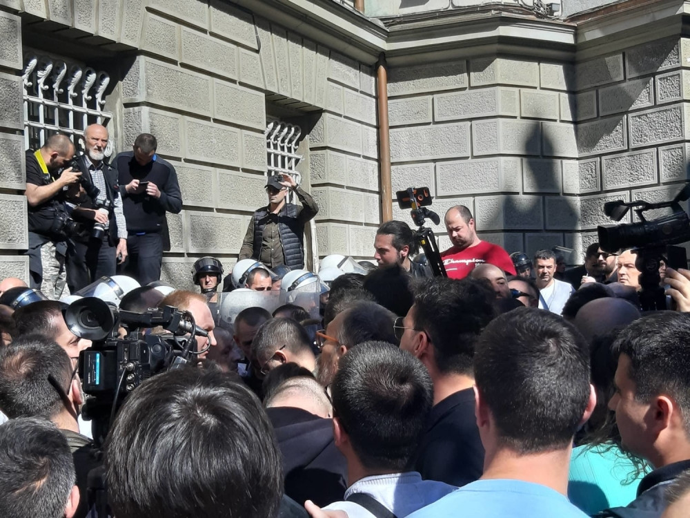 Tužba za naknadu štete protiv organizatora nereda!