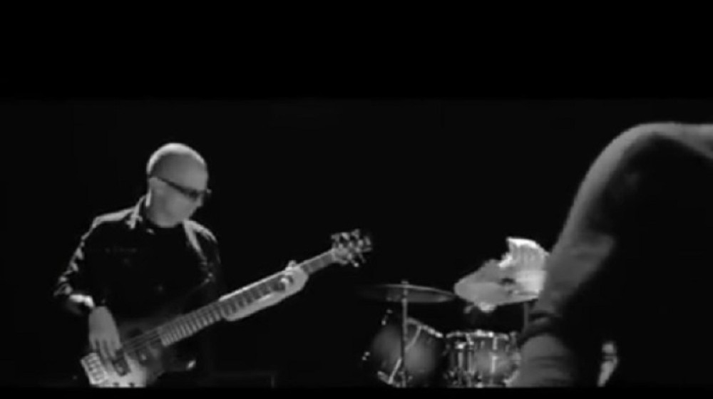 Miligram je pre basiste izgubio još jednog člana! Izgubio je život u sudaru sa kamionom!