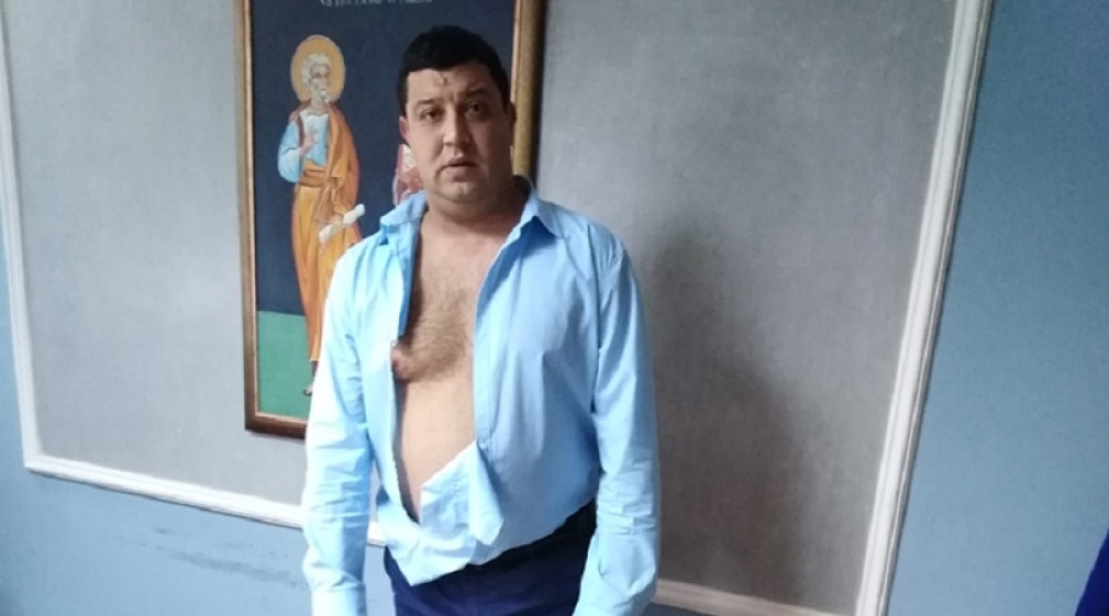 Učesnici protesta opozicije napali predsednika opštine Ivana Stanojevića! On i još jedan radnik završili u bolnici!