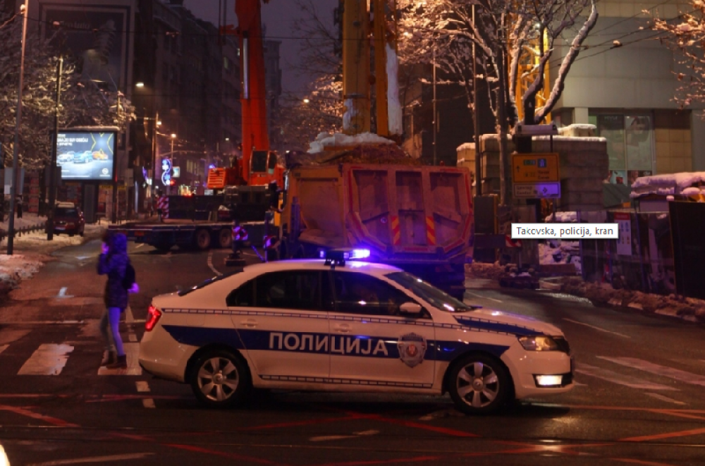 Kran pao na kuću! U centru Beograda policijska ekipa i inspekcija