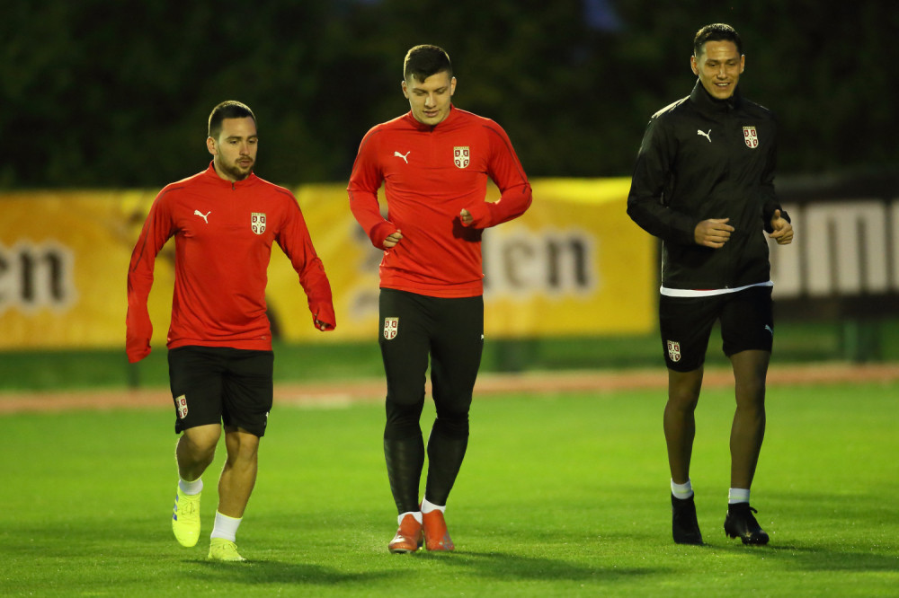 Mitrović gledao trening s klupe, evo KO ĆE NAPASTI NEMCE u Volfsburgu!  Logično, dečko kida! (FOTO)