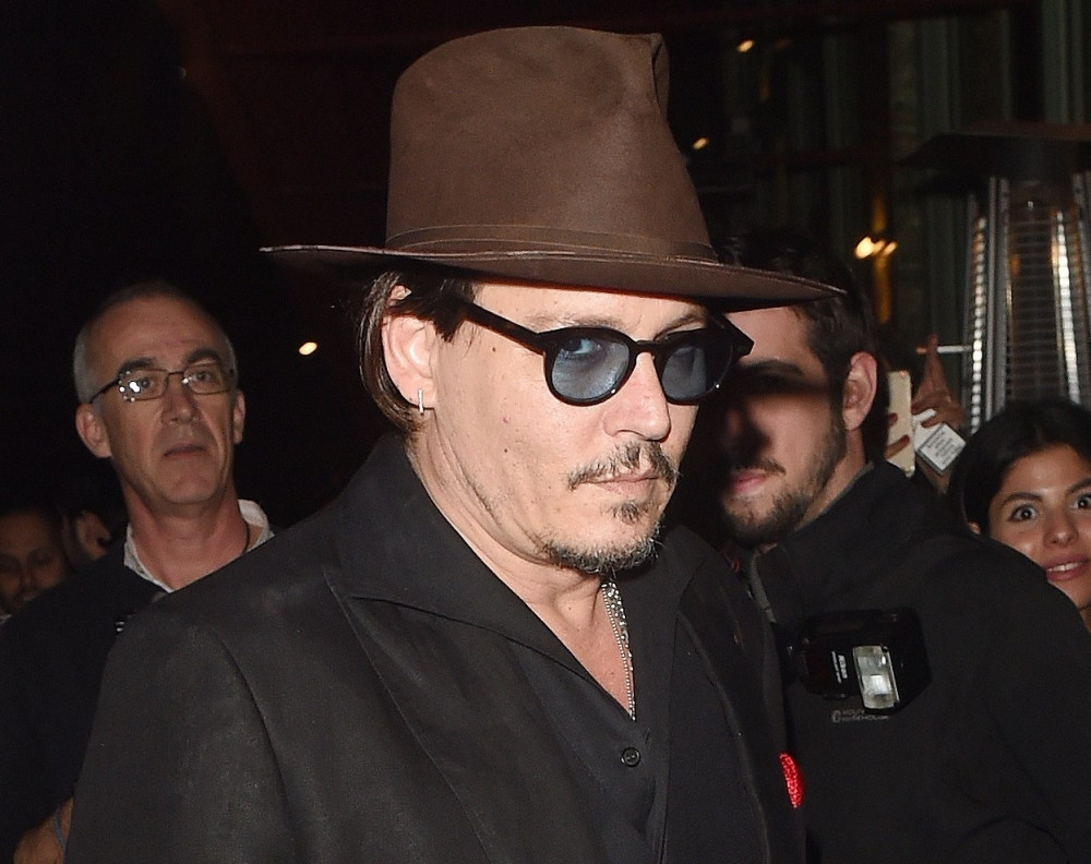 Džoni Dep kažnjava Srbe sa 2.000 evra! Evo zbog čega!