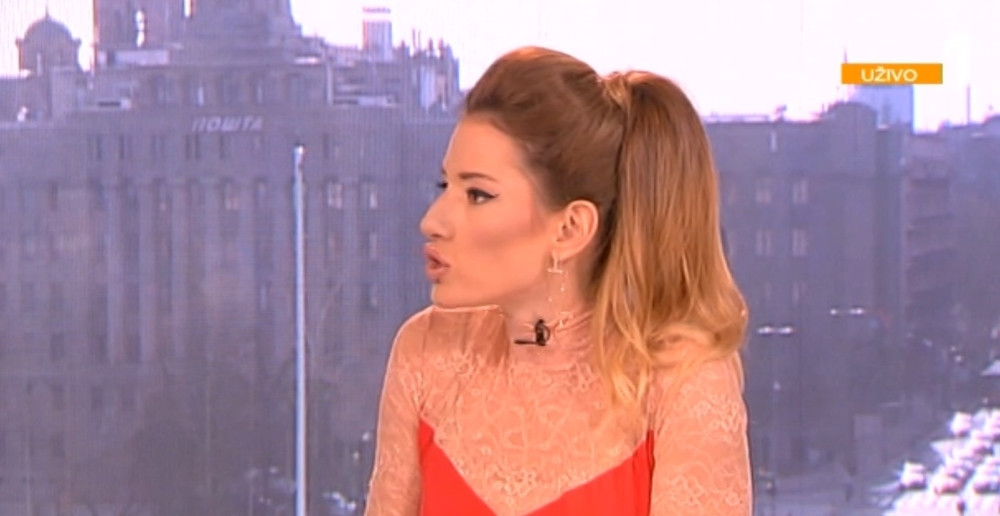 Jovana Joksimović ŠOKIRALA gledaoce jutarnjeg programa! Pojavila se u ovoj haljini, tviteraši je NAJSUROVIJE isprozivali! (FOTO)