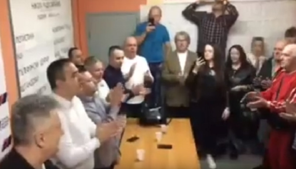 Naprednjaci iz cele Srbije pružaju podršku predsedniku, ali u ovom gradu su to uradili na najoriginalniji način!