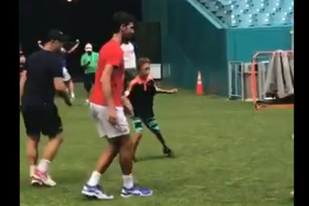 Novak igrao fudbal sa Vajdom, a koliko je bio dobar, govori i to da je PONUĐEN MENADŽERIMA svetske legende! (VIDEO)