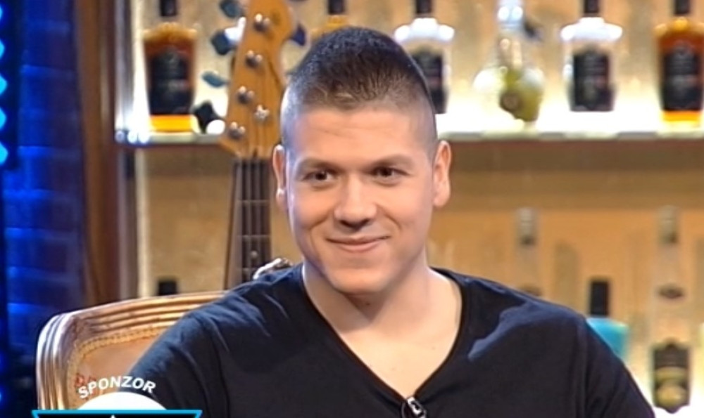 Pevač ne može da ga drži u gaćama: Sloba je seksualni manijak, predator u krevetu