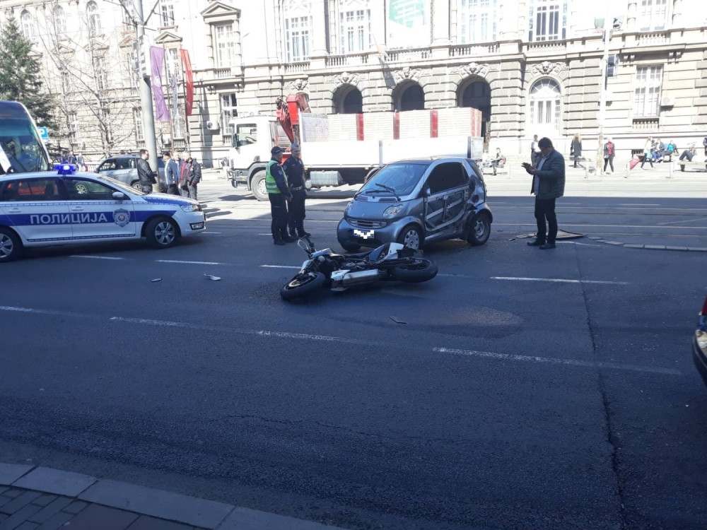 Sudar u centru Beograda! Tramvaji stoje, slike sa mesta nesreće - DA SE NAJEŽIŠ (FOTO)