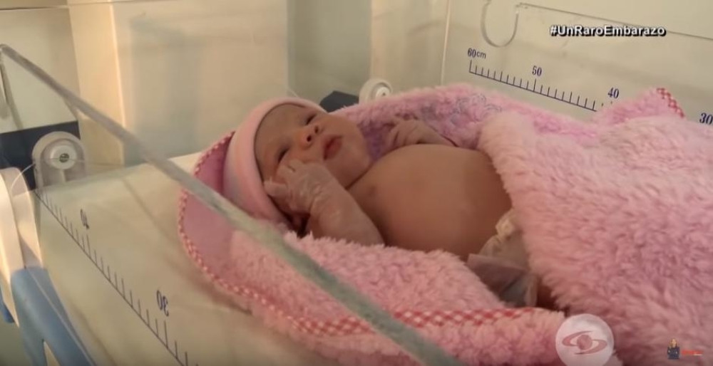 Doktor je ultrazvukom snimao mamin stomak, unutra je bila beba, pa JOŠ JEDNA BEBA!