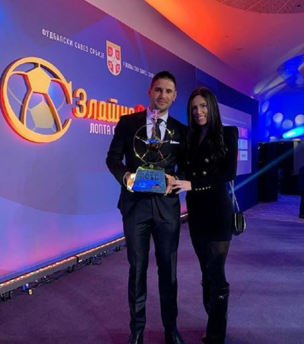 Srpski reprezentativac zaprosio devojku! Dugo su zajedno, IMAJU DVOJE DECE, a evo šta mu je Kristina odgovorila! (FOTO)
