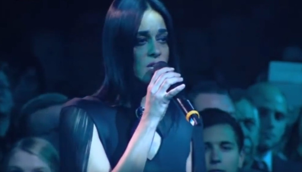 Ćerka poznatog pevača otišla je iz zemlje, morala da promeni ime, terali su je da se odrekne i prezimena!