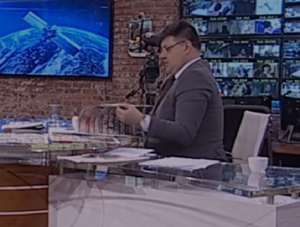 Sarapin HIT SNIMAK! Nećete verovati šta voditelj izgovara u programu uživo!