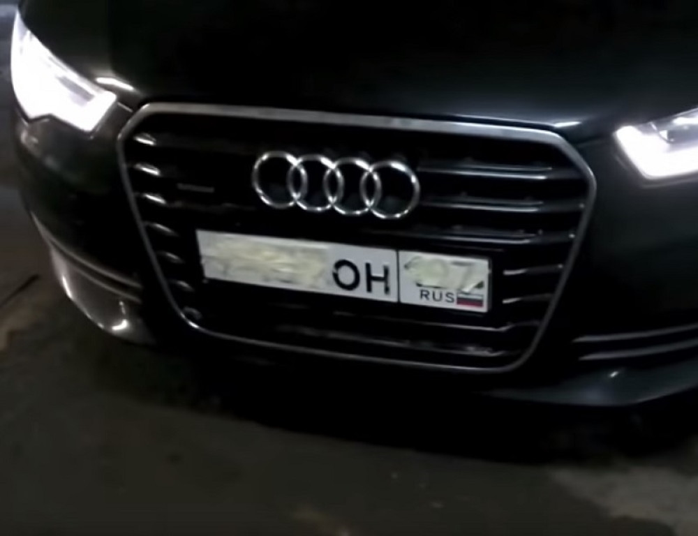 Trik sa tablicama koji koristi ruska mafija kad beži! (VIDEO)