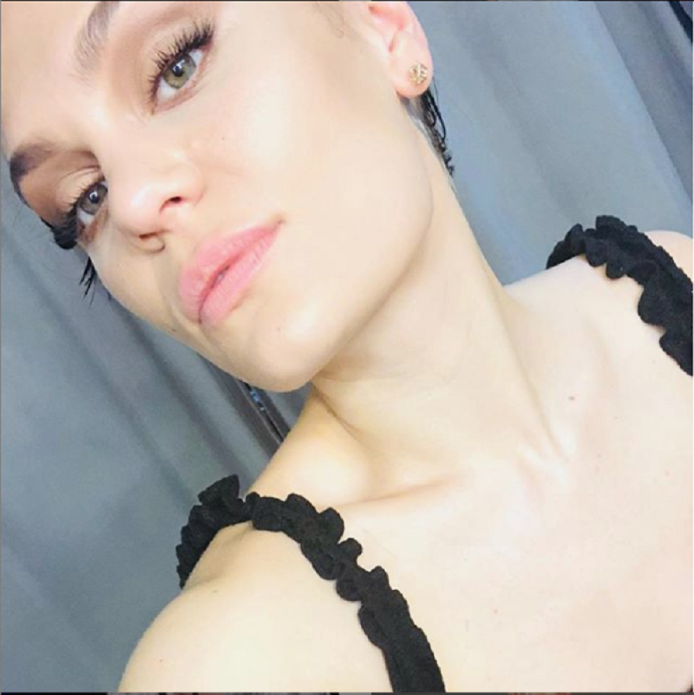 Džesi Džej zbog Menierove bolesti provela praznike u bolnici: Ne daj Bože da zapevam, imam utisak da bi mi uho otpalo! (VIDEO)