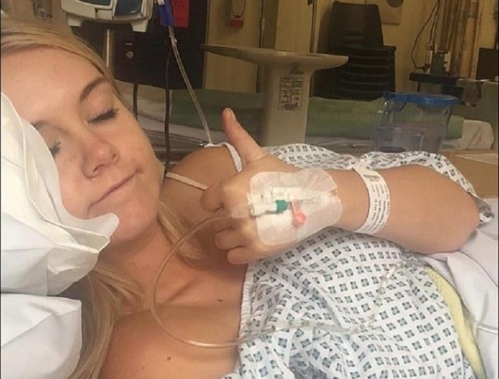 Učiteljica Ema izgubila vibrator u v*gini, dohvatila je viljušku za roštilj, a onda je đavo odneo šalu!