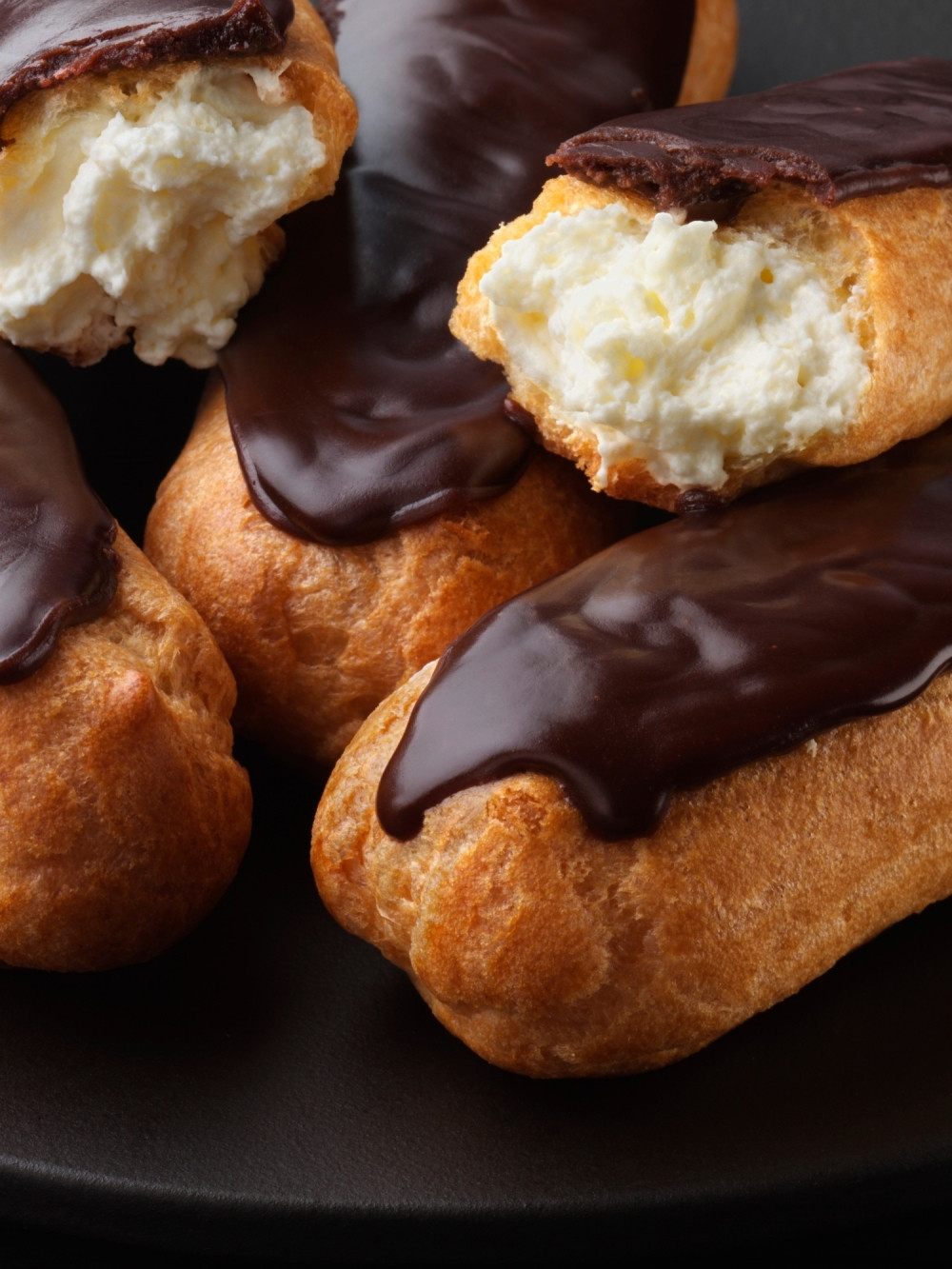 Najprostiji recept za EKLERE! Hrskavo spolja, sočno i kremasto unutra (RECEPT)