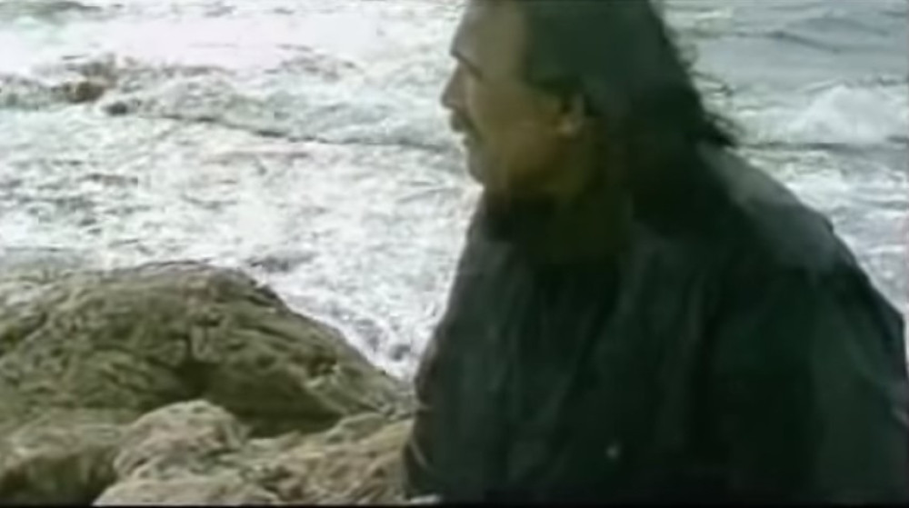 Popularni pevač pokušao SAMOUBISTVO, pištoljem pucao u grudni koš!