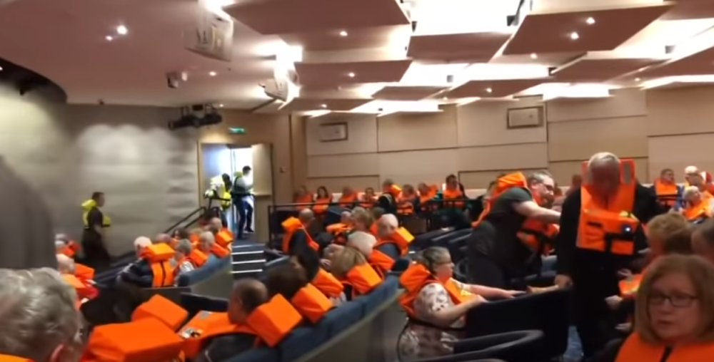 Nevreme je bacalo brod na stene, voda je prodirala: Bilo je kao na Titaniku (VIDEO)